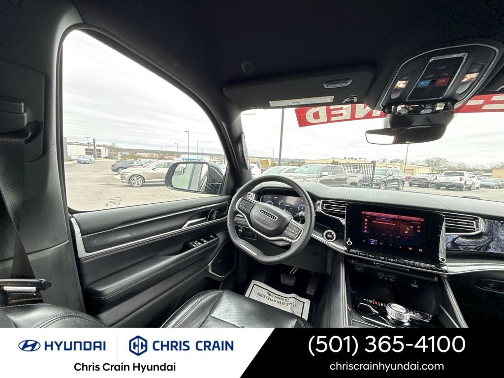 2023 Jeep Wagoneer Base