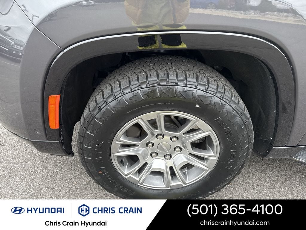 2023 Jeep Wagoneer Base