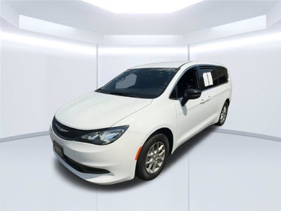 2025 Chrysler Voyager LX