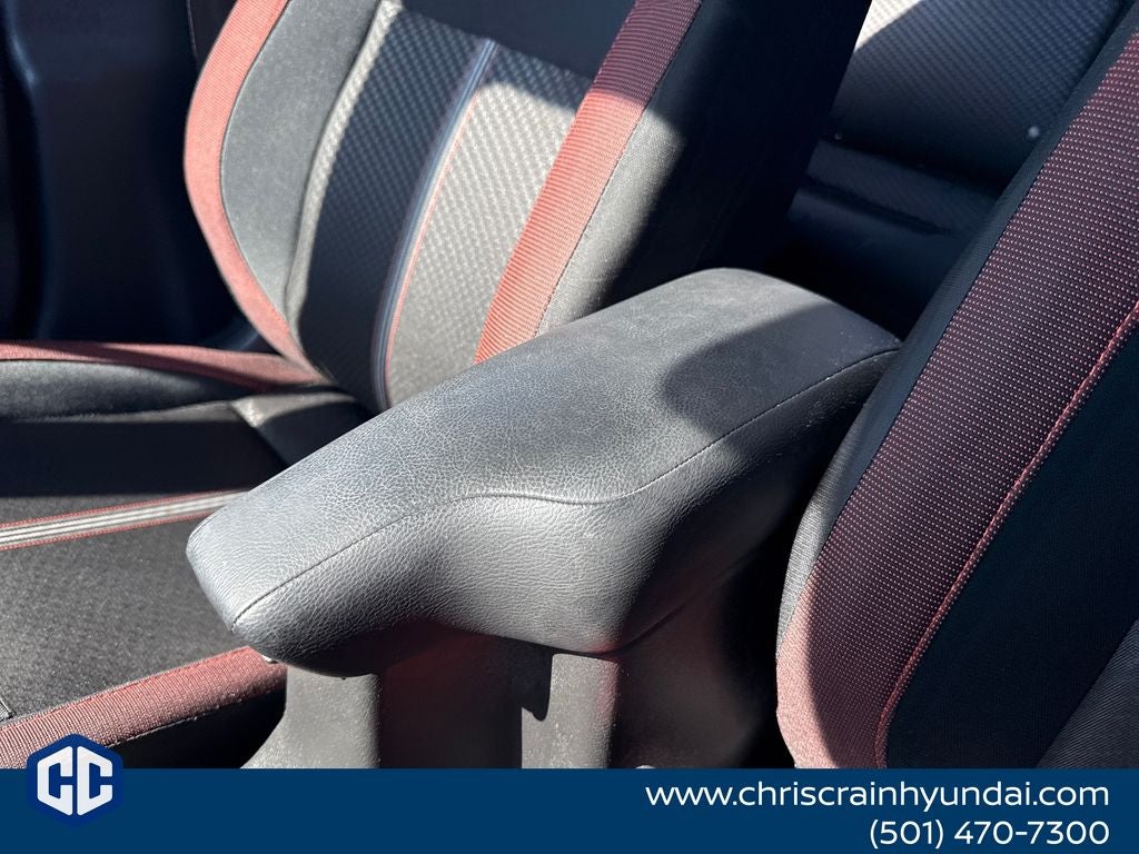 2023 Nissan Versa 1.6 SR