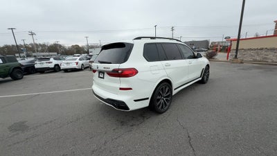 2022 BMW X7 M50i