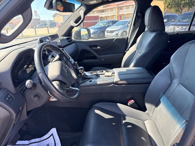 2025 Lexus LX 600 Premium