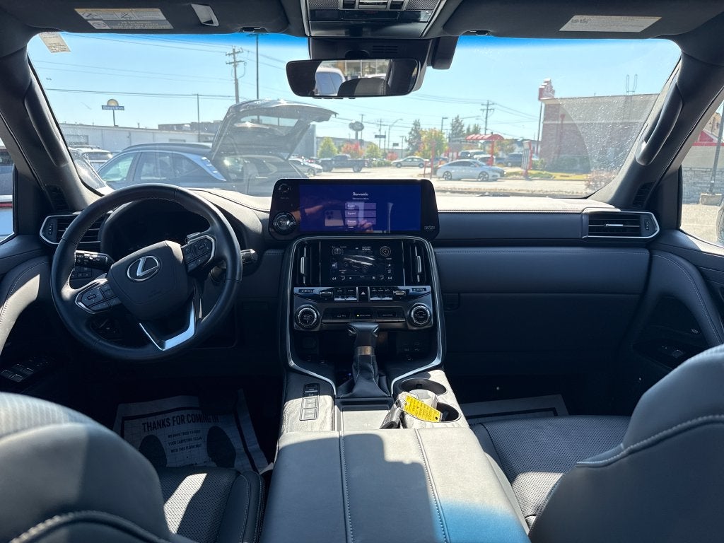 2025 Lexus LX 600 Premium