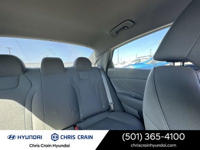 2025 Hyundai Elantra SE