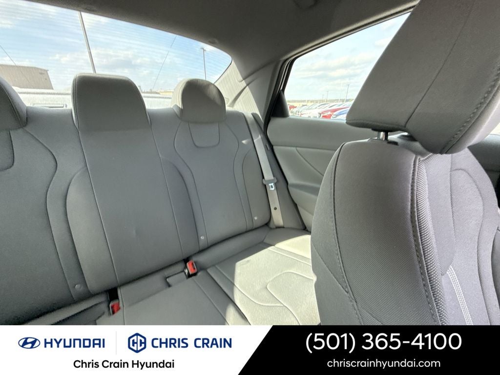 2025 Hyundai Elantra SE