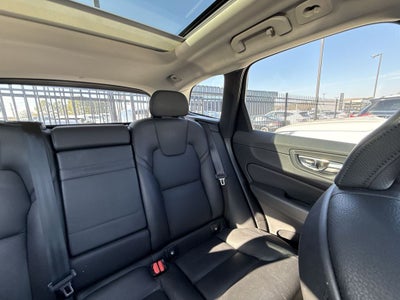 2021 Volvo XC60 T5 Momentum