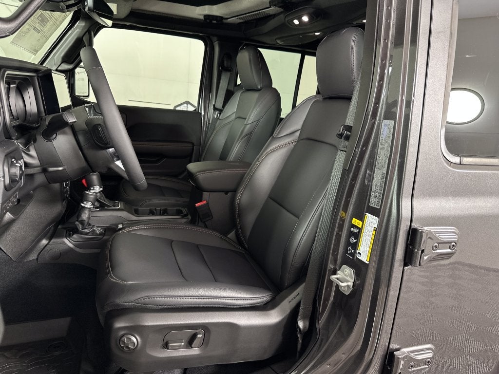 2027 Jeep Wrangler WRANGLER 4-DOOR SAHARA
