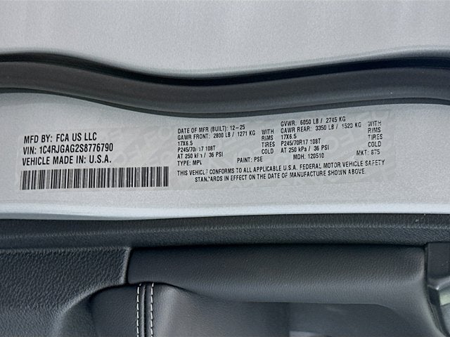 2025 Jeep Grand Cherokee GRAND CHEROKEE LAREDO 4X2