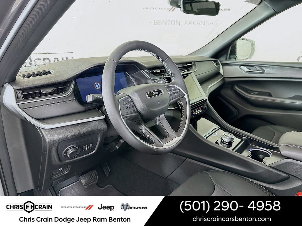 2025 Jeep Grand Cherokee GRAND CHEROKEE LAREDO X 4X2