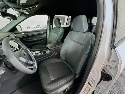 2025 Jeep Grand Cherokee GRAND CHEROKEE LAREDO 4X2