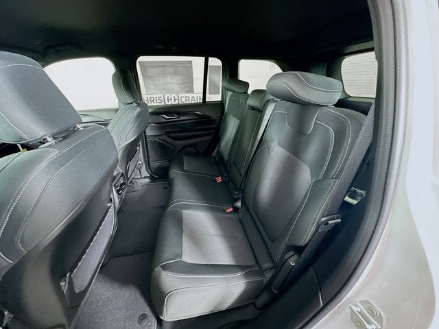 2025 Jeep Grand Cherokee GRAND CHEROKEE LAREDO 4X2