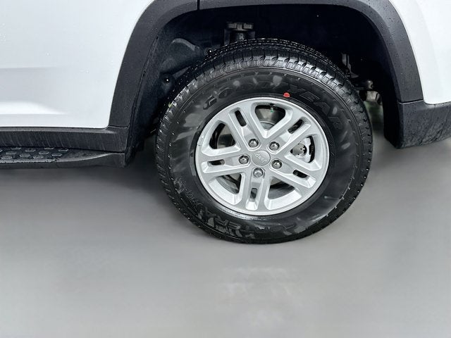 2025 Jeep Grand Cherokee GRAND CHEROKEE LAREDO 4X2