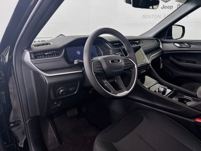 2025 Jeep Grand Cherokee GRAND CHEROKEE LAREDO 4X2