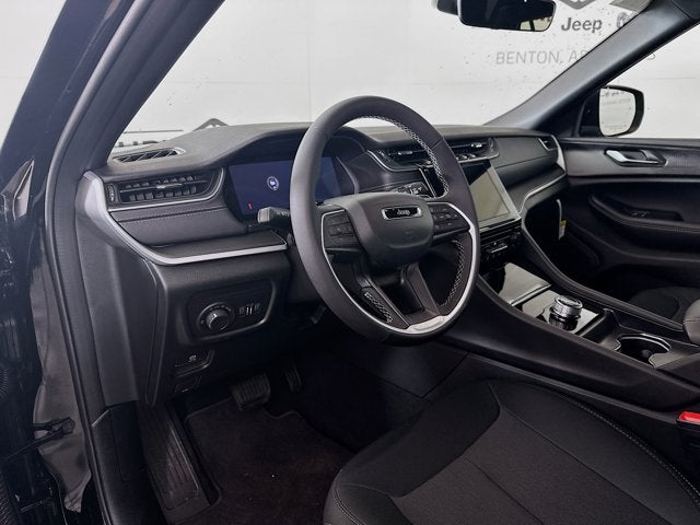 2025 Jeep Grand Cherokee GRAND CHEROKEE LAREDO 4X2