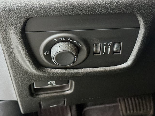 2025 Jeep Grand Cherokee GRAND CHEROKEE LAREDO 4X2