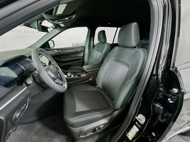 2025 Jeep Grand Cherokee GRAND CHEROKEE LAREDO 4X2