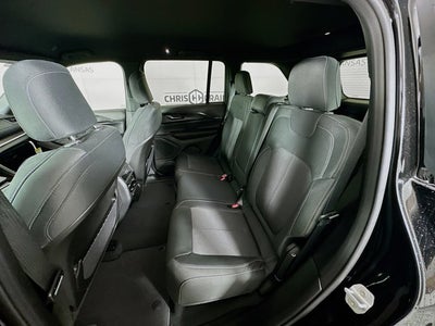 2025 Jeep Grand Cherokee GRAND CHEROKEE LAREDO 4X2