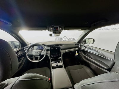 2025 Jeep Grand Cherokee GRAND CHEROKEE LAREDO 4X2