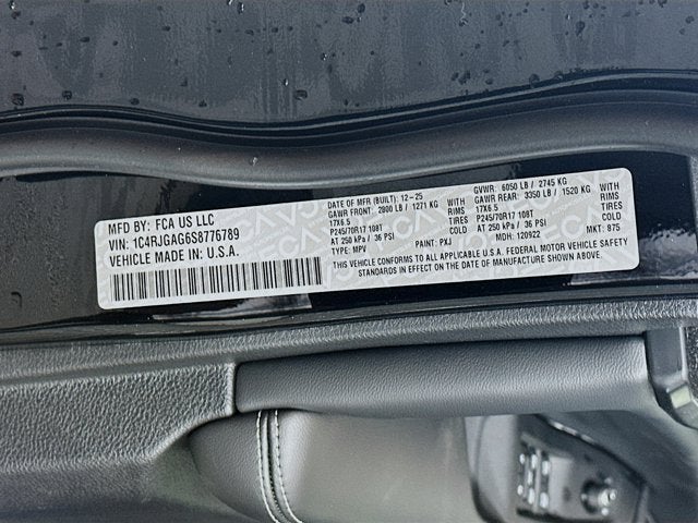 2025 Jeep Grand Cherokee GRAND CHEROKEE LAREDO 4X2