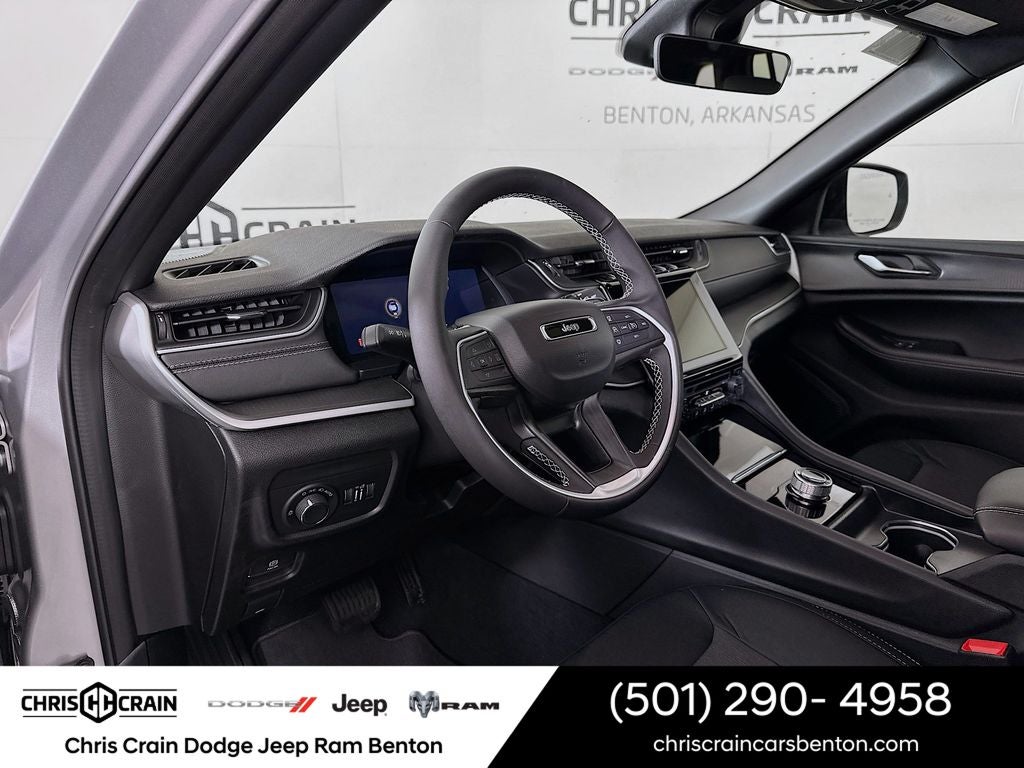 2025 Jeep Grand Cherokee GRAND CHEROKEE LAREDO X 4X2