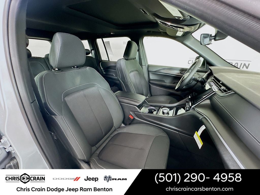 2025 Jeep Grand Cherokee GRAND CHEROKEE LAREDO X 4X2