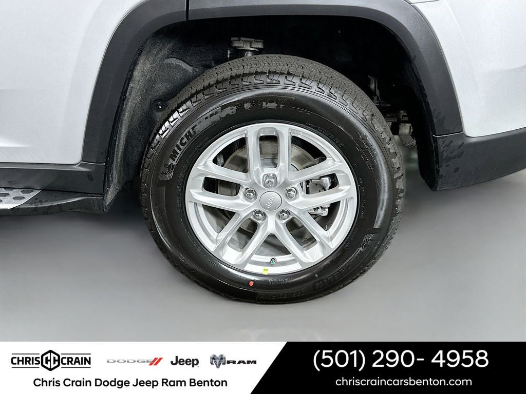 2025 Jeep Grand Cherokee GRAND CHEROKEE LAREDO X 4X2