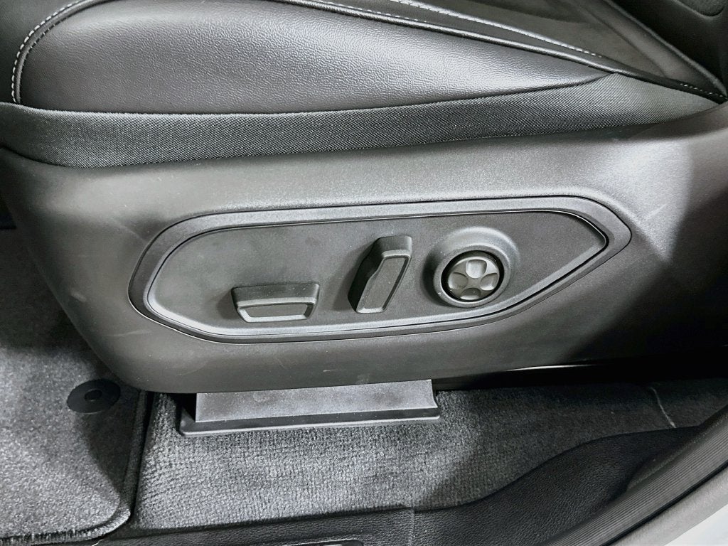 2027 Jeep Grand Cherokee GRAND CHEROKEE LAREDO ALTITUDE 4X2