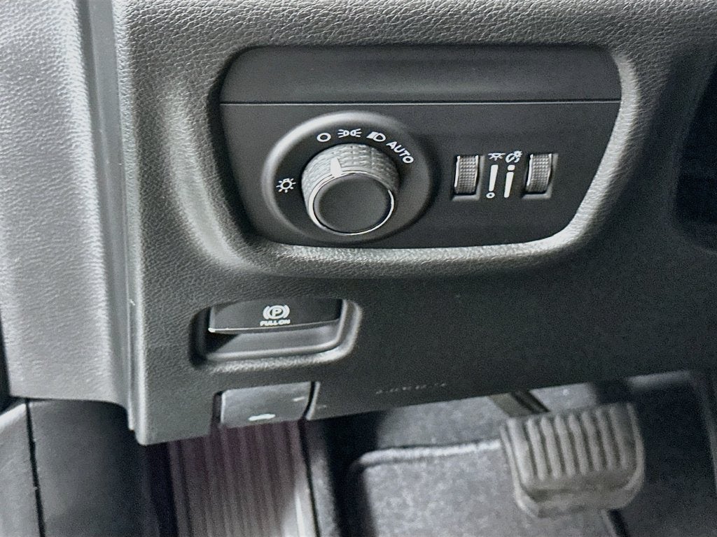2027 Jeep Grand Cherokee GRAND CHEROKEE LAREDO ALTITUDE 4X2