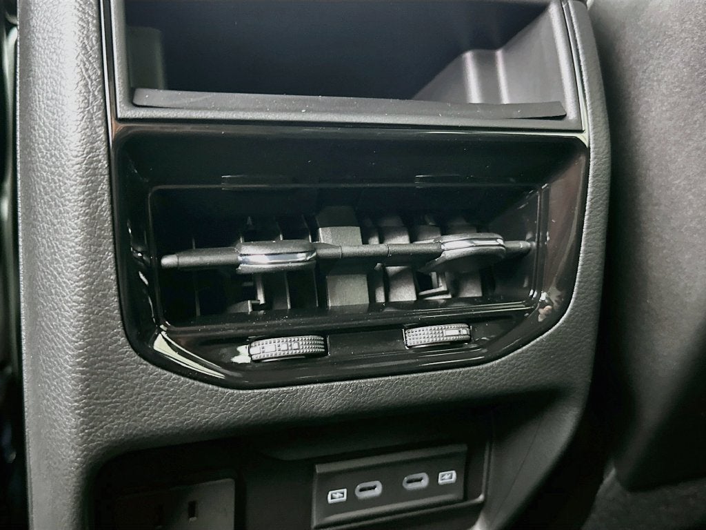 2027 Jeep Grand Cherokee GRAND CHEROKEE LAREDO ALTITUDE 4X2