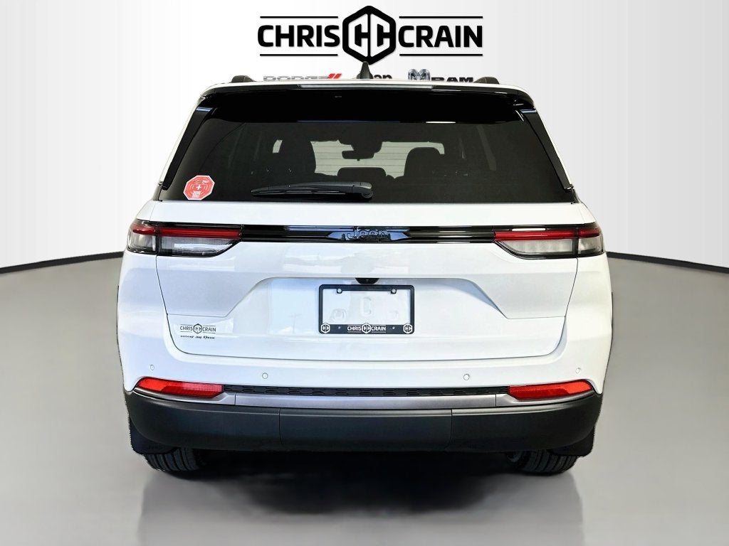 2027 Jeep Grand Cherokee GRAND CHEROKEE LAREDO ALTITUDE 4X2