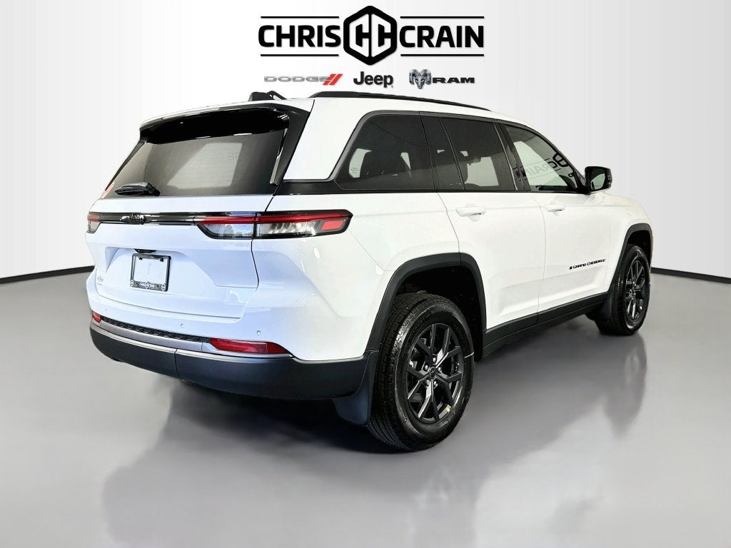 2027 Jeep Grand Cherokee GRAND CHEROKEE LAREDO ALTITUDE 4X2