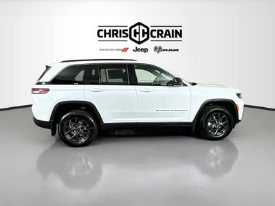 2027 Jeep Grand Cherokee GRAND CHEROKEE LAREDO ALTITUDE 4X2