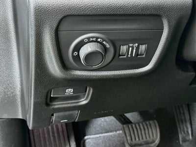 2027 Jeep Grand Cherokee GRAND CHEROKEE LAREDO ALTITUDE 4X2