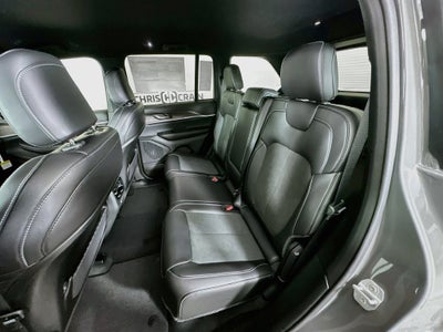 2027 Jeep Grand Cherokee GRAND CHEROKEE LAREDO ALTITUDE 4X2