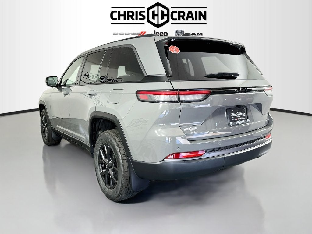 2027 Jeep Grand Cherokee GRAND CHEROKEE LAREDO ALTITUDE 4X2