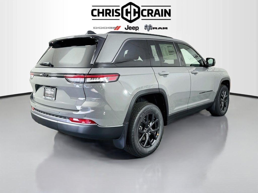2027 Jeep Grand Cherokee GRAND CHEROKEE LAREDO ALTITUDE 4X2