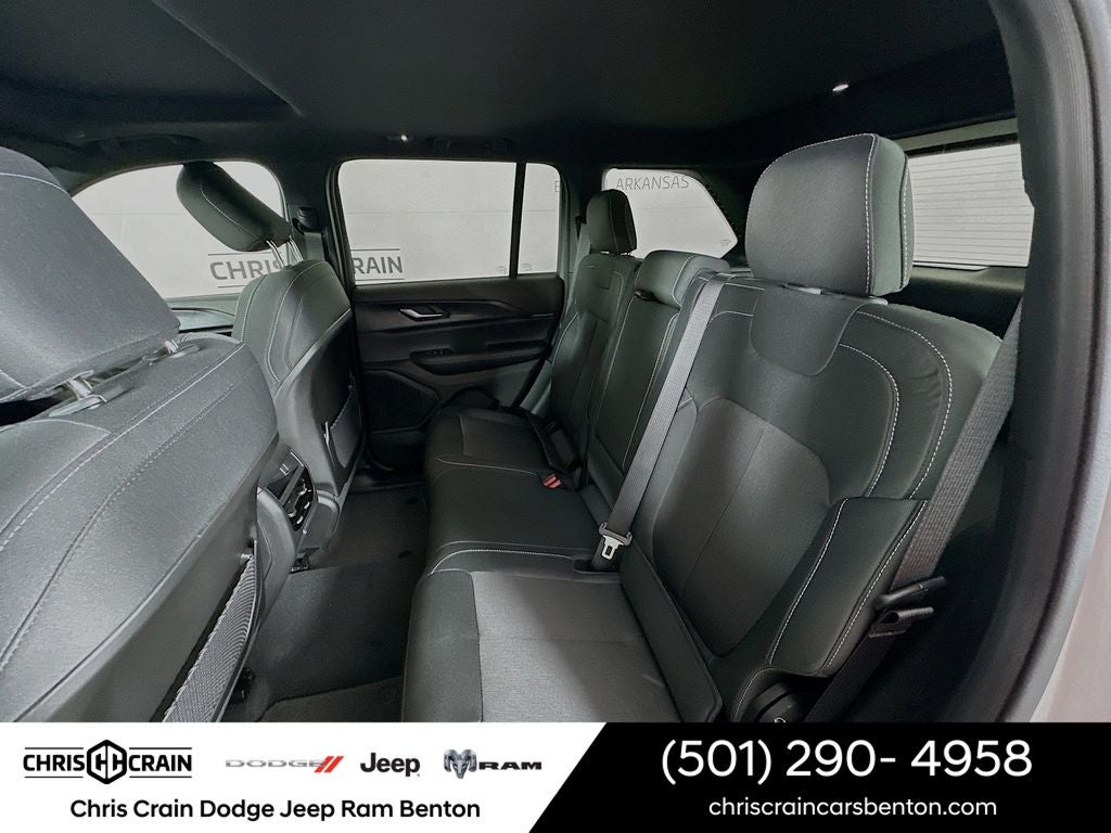 2025 Jeep Grand Cherokee GRAND CHEROKEE LAREDO X 4X4