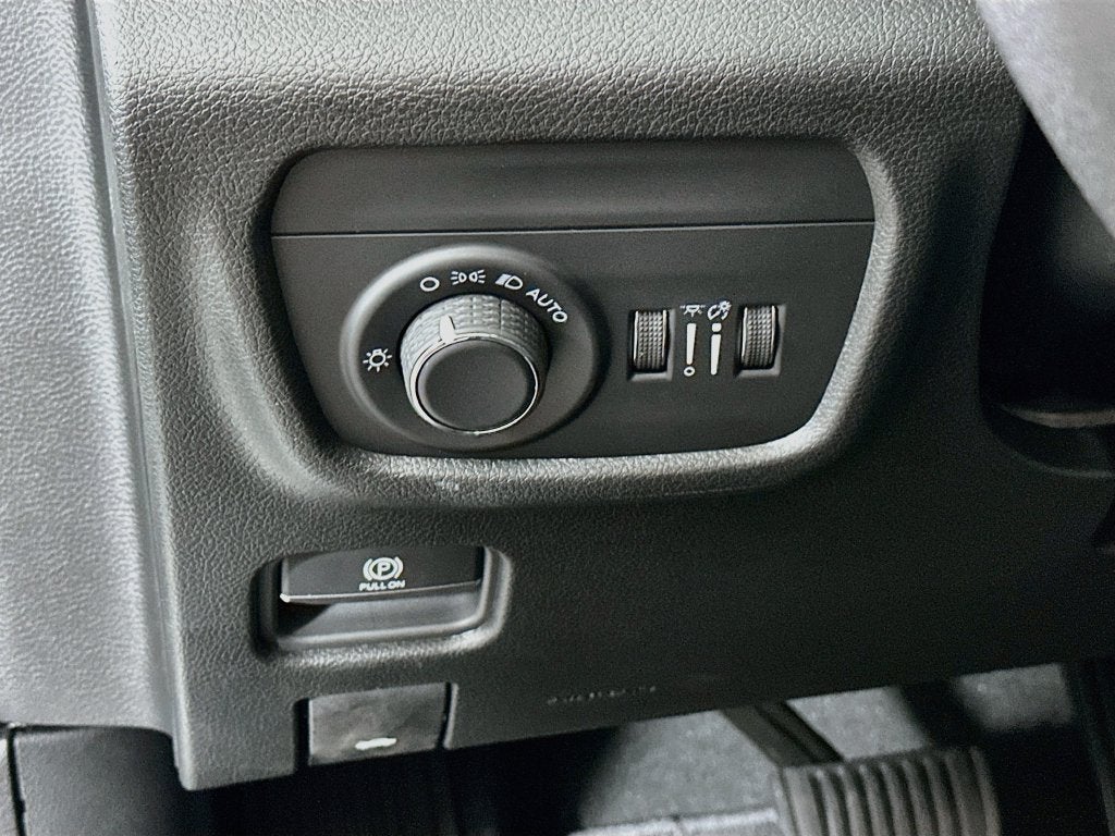 2027 Jeep Grand Cherokee GRAND CHEROKEE LAREDO 4X4