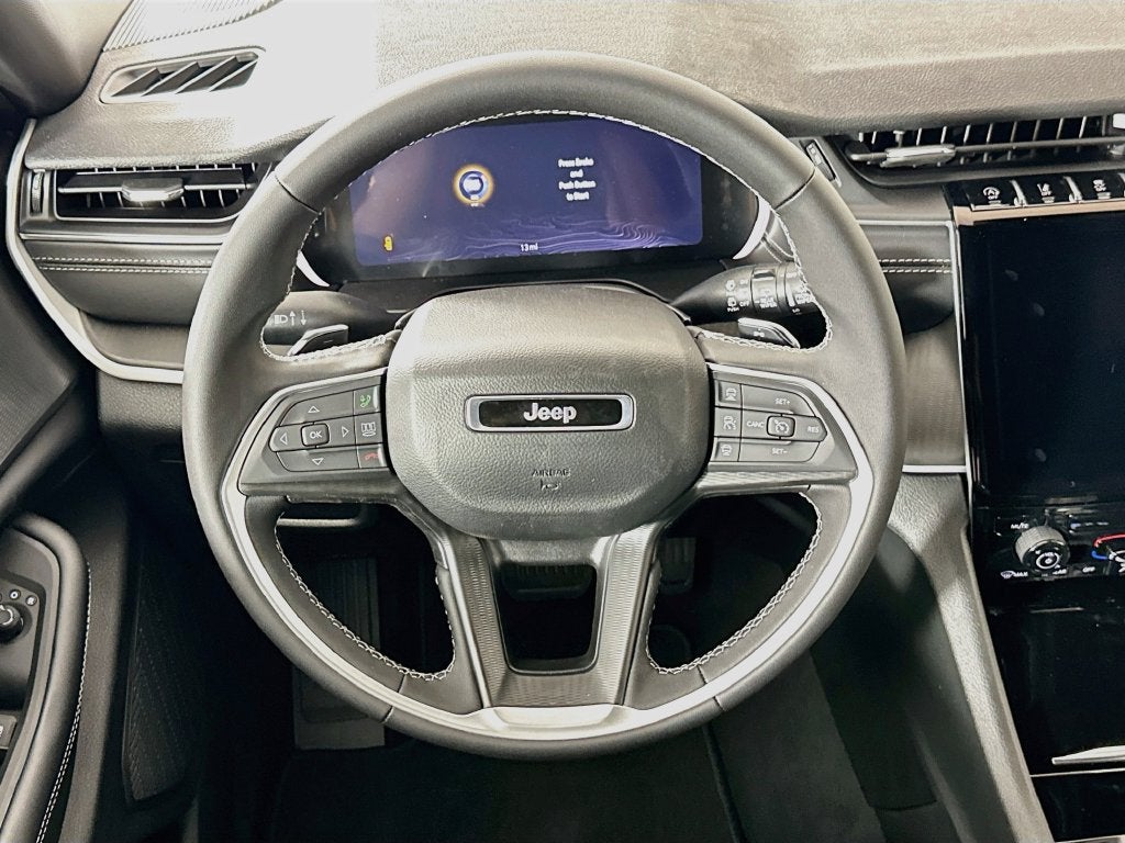 2027 Jeep Grand Cherokee GRAND CHEROKEE LAREDO 4X4