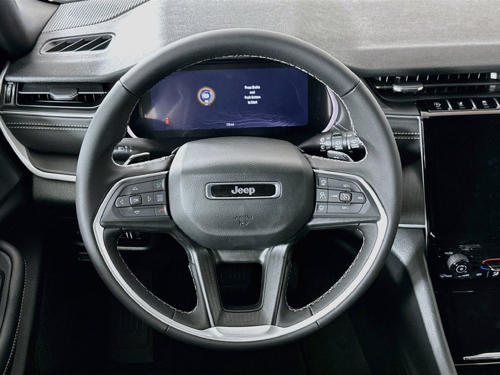 2027 Jeep Grand Cherokee GRAND CHEROKEE LAREDO 4X4
