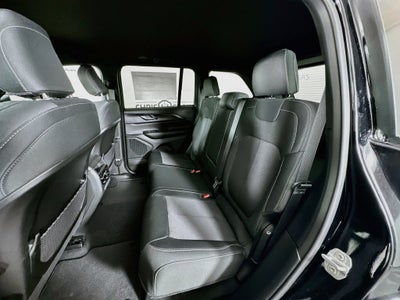 2027 Jeep Grand Cherokee GRAND CHEROKEE LAREDO 4X4