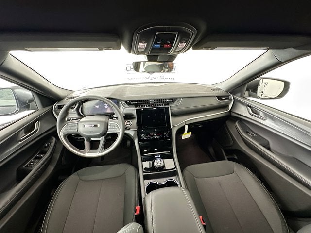 2025 Jeep Grand Cherokee GRAND CHEROKEE LAREDO 4X4