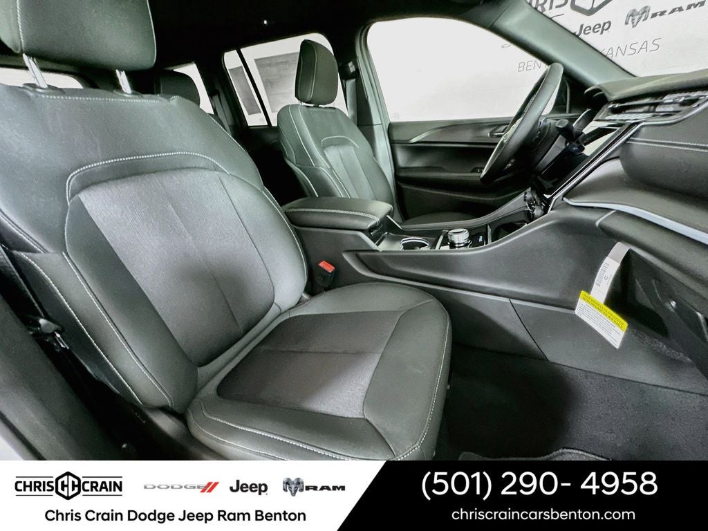 2026 Jeep Grand Cherokee GRAND CHEROKEE LAREDO X 4X4