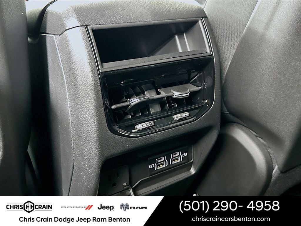 2026 Jeep Grand Cherokee GRAND CHEROKEE LAREDO X 4X4