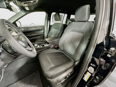 2027 Jeep Grand Cherokee GRAND CHEROKEE LAREDO 4X4