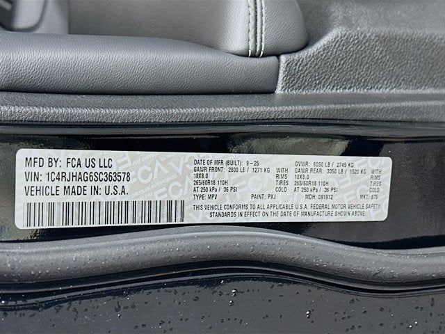 2025 Jeep Grand Cherokee GRAND CHEROKEE LAREDO X 4X4