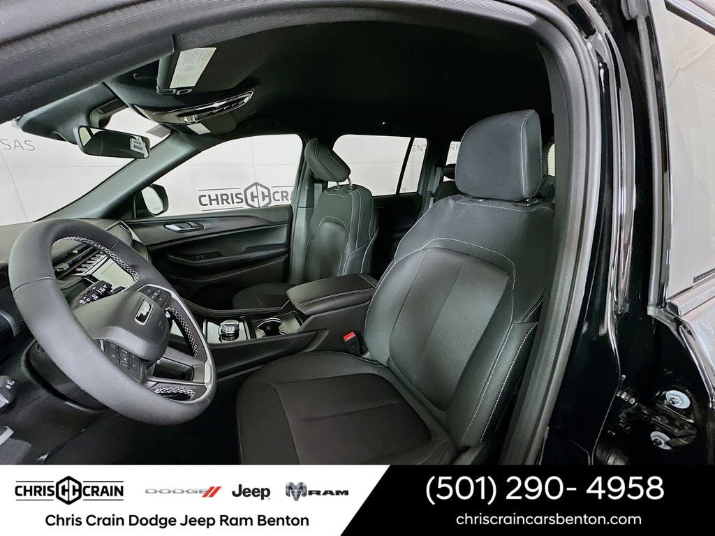 2025 Jeep Grand Cherokee GRAND CHEROKEE LAREDO 4X4