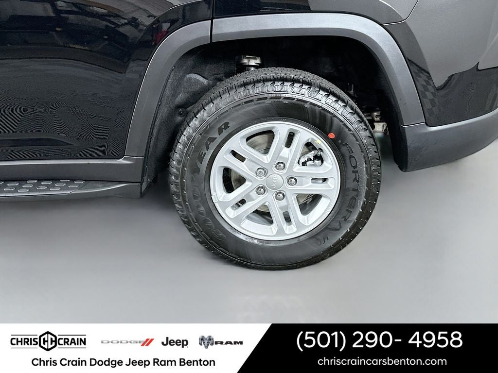 2025 Jeep Grand Cherokee GRAND CHEROKEE LAREDO 4X4
