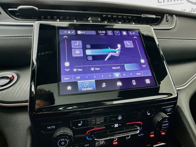 2025 Jeep Grand Cherokee Laredo X 4x4