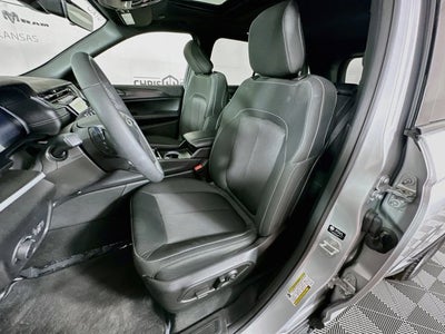 2025 Jeep Grand Cherokee Laredo X 4x4